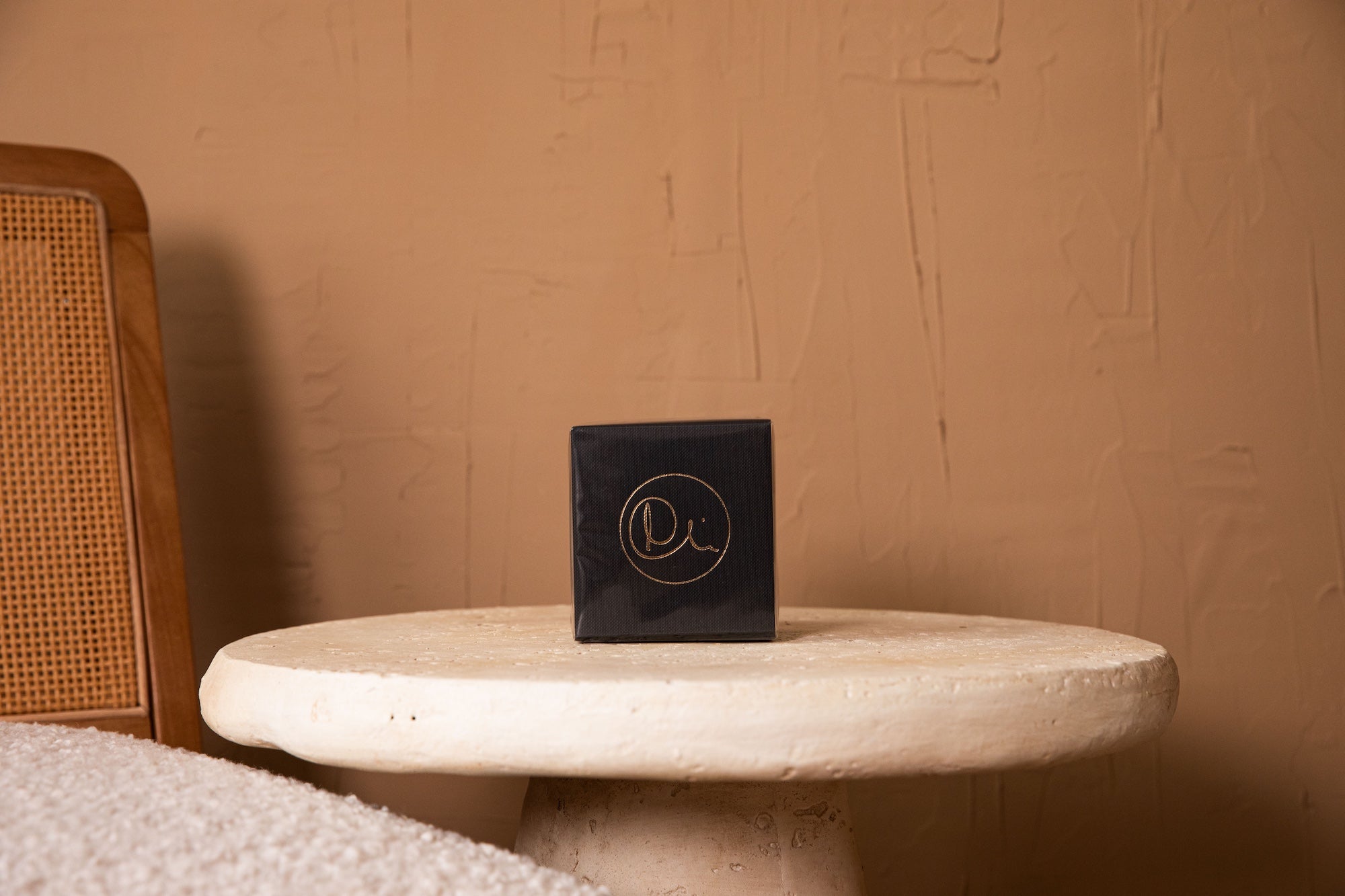 Candle 30cl - Frankincense, Leather and Smoke